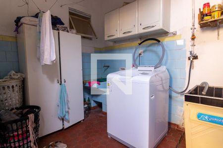 Casa à venda com 330m², 5 quartos e 2 vagasÁrea de Serviço