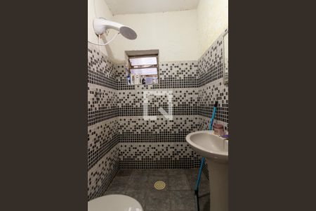 Casa à venda com 330m², 5 quartos e 2 vagasBanheiro 2