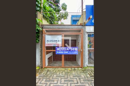 Placa Instalada na Fachada de casa para alugar com 5 quartos, 320m² em Jardim Bela Vista, Santo André