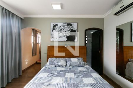 Suíte de casa à venda com 4 quartos, 250m² em Vila Moreira, São Paulo