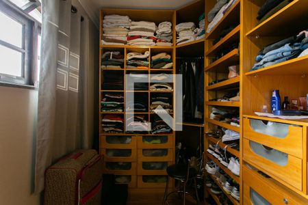 Casa à venda com 250m², 4 quartos e 2 vagasCloset da Suíte