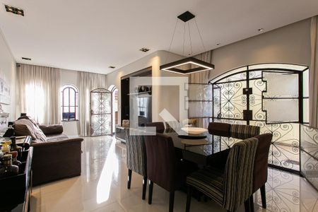 Sala de casa à venda com 4 quartos, 250m² em Vila Moreira, São Paulo