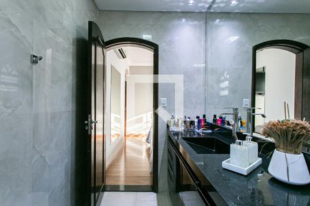 Casa à venda com 250m², 4 quartos e 2 vagasBanheiro da Suíte