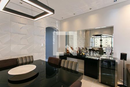 Sala de casa à venda com 4 quartos, 250m² em Vila Moreira, São Paulo