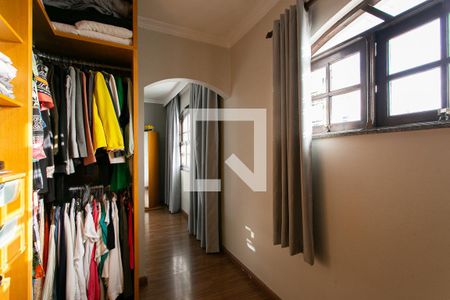 Casa à venda com 250m², 4 quartos e 2 vagasCloset da Suíte