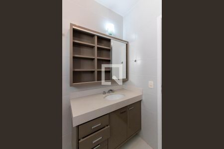 Casa de condomínio para alugar com 260m², 2 quartos e 2 vagas Casa de condomínio para alugar com 260m², 2 quartos e 2 vagasBanheiro do Closet da Suíte 1
