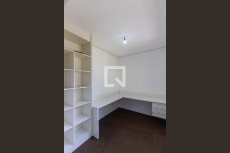 Casa de condomínio para alugar com 260m², 2 quartos e 2 vagas Casa de condomínio para alugar com 260m², 2 quartos e 2 vagasEscritório