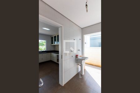 Casa de condomínio para alugar com 260m², 2 quartos e 2 vagas Casa de condomínio para alugar com 260m², 2 quartos e 2 vagasÁrea de Serviço
