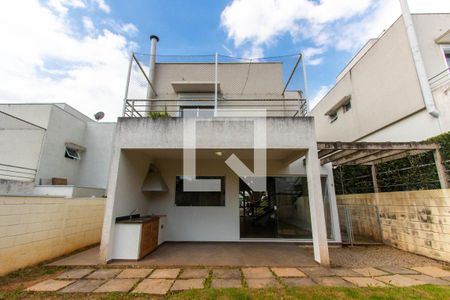 Casa de condomínio para alugar com 260m², 2 quartos e 2 vagas Casa de condomínio para alugar com 260m², 2 quartos e 2 vagasFachada do Quintal dos Fundos