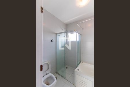Casa de condomínio para alugar com 260m², 2 quartos e 2 vagas Casa de condomínio para alugar com 260m², 2 quartos e 2 vagasBanheiro 2 da Suíte 1