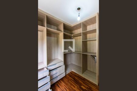 Casa de condomínio para alugar com 260m², 2 quartos e 2 vagas Casa de condomínio para alugar com 260m², 2 quartos e 2 vagasCloset da Suíte 1