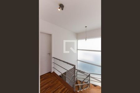 Corredor de Acesso as Suítes (segundo andar) de casa de condomínio para alugar com 2 quartos, 260m² em Jardim Pioneira, Cotia