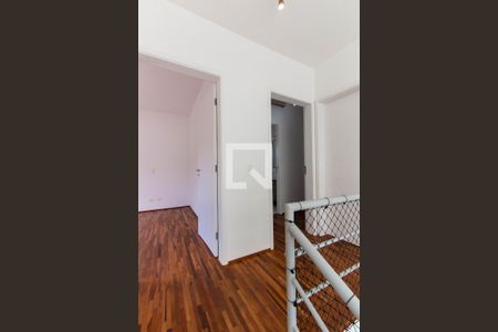Casa de condomínio para alugar com 260m², 2 quartos e 2 vagas Casa de condomínio para alugar com 260m², 2 quartos e 2 vagasCorredor de Acesso as Suítes (segundo andar)
