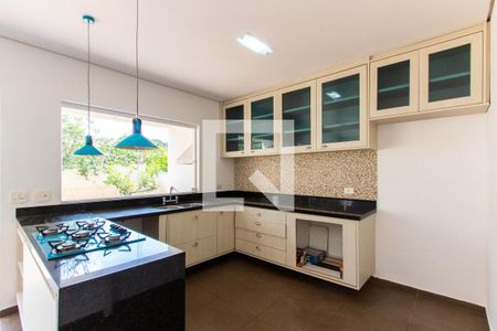 Cozinha de casa de condomínio para alugar com 2 quartos, 260m² em Jardim Pioneira, Cotia