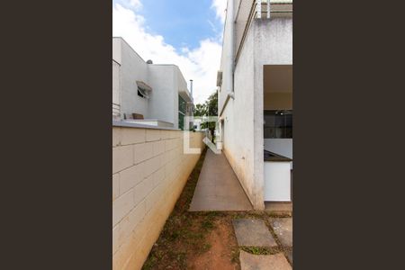 Corredor do Quintal de casa de condomínio para alugar com 2 quartos, 260m² em Jardim Pioneira, Cotia