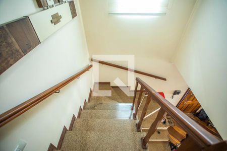 Casa à venda com 160m², 3 quartos e 2 vagas Casa à venda com 160m², 3 quartos e 2 vagasEscadas