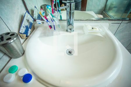 Casa à venda com 160m², 3 quartos e 2 vagas Casa à venda com 160m², 3 quartos e 2 vagasBanheiro Suíte - Torneira