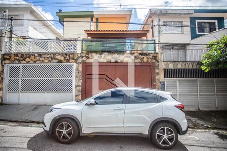 Casa à venda com 160m², 3 quartos e 2 vagas Casa à venda com 160m², 3 quartos e 2 vagasFachada