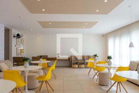 Apartamento para alugar com 74m², 2 quartos e 2 vagas Apartamento para alugar com 74m², 2 quartos e 2 vagasÁrea comum - Salão de festas