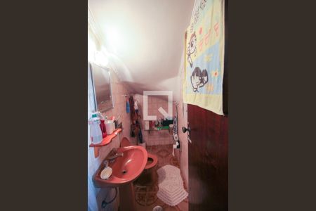 Casa à venda com 100m², 4 quartos e 2 vagasBanheiro de Serviço