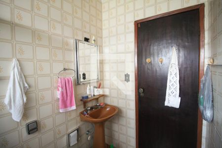 Casa à venda com 100m², 4 quartos e 2 vagassuíte