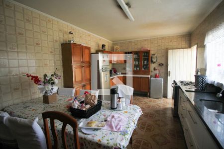 Casa à venda com 100m², 4 quartos e 2 vagasCozinha