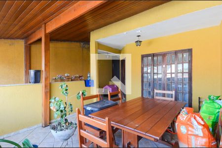 Casa à venda com 260m², 5 quartos e 3 vagas Casa à venda com 260m², 5 quartos e 3 vagasVaranda da Sala