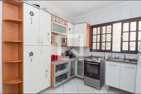 Casa à venda com 260m², 5 quartos e 3 vagas Casa à venda com 260m², 5 quartos e 3 vagasCozinha