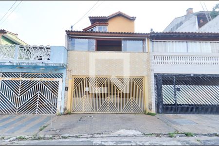 Casa à venda com 260m², 5 quartos e 3 vagas Casa à venda com 260m², 5 quartos e 3 vagasFachada