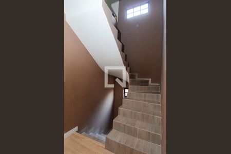 Casa à venda com 260m², 5 quartos e 3 vagas Casa à venda com 260m², 5 quartos e 3 vagasEscada Sala/Quartos