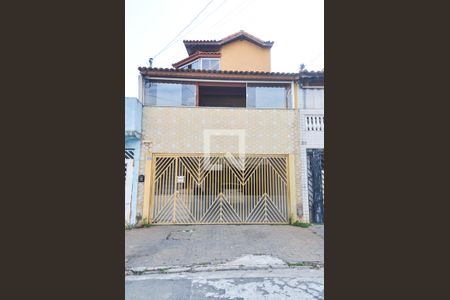 Casa à venda com 260m², 5 quartos e 3 vagas Casa à venda com 260m², 5 quartos e 3 vagasFachada