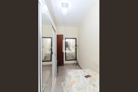 Casa à venda com 260m², 5 quartos e 3 vagas Casa à venda com 260m², 5 quartos e 3 vagasQuarto 2 - Casa 2