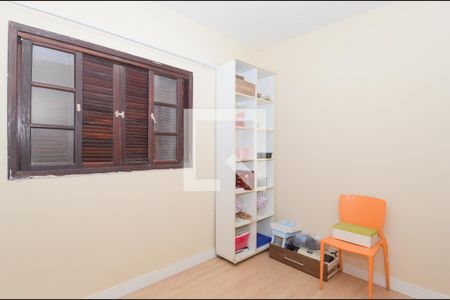 Casa à venda com 260m², 5 quartos e 3 vagas Casa à venda com 260m², 5 quartos e 3 vagasQuarto 2