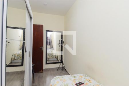 Casa à venda com 260m², 5 quartos e 3 vagas Casa à venda com 260m², 5 quartos e 3 vagasQuarto 2 - Casa 2