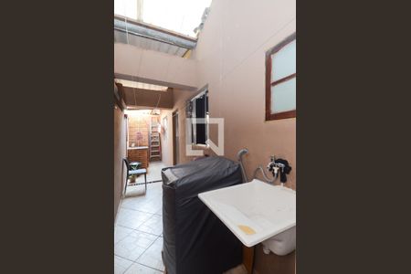 Casa à venda com 260m², 5 quartos e 3 vagas Casa à venda com 260m², 5 quartos e 3 vagasÁrea de Serviço - Casa 2