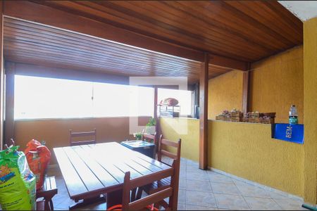 Casa à venda com 260m², 5 quartos e 3 vagas Casa à venda com 260m², 5 quartos e 3 vagasVaranda da Sala