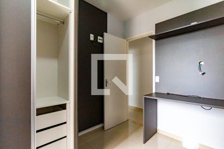Quarto 1 de apartamento para alugar com 2 quartos, 62m² em Vila Liviero, São Paulo