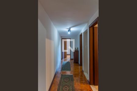 Casa à venda com 185m², 3 quartos e 2 vagasCorredor