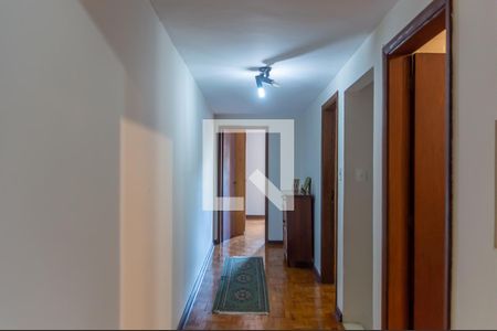 Casa à venda com 185m², 3 quartos e 2 vagasCorredor