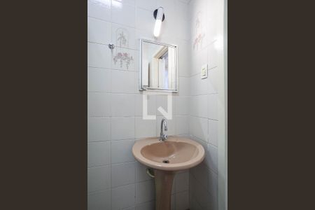 Banheiro da suíte  de casa para alugar com 2 quartos, 150m² em Santa Ines, Belo Horizonte