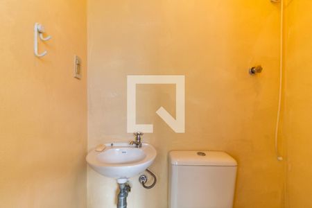 Apartamento à venda com 80m², 2 quartos e 1 vaga Apartamento à venda com 80m², 2 quartos e 1 vagaBanheiro de Serviço