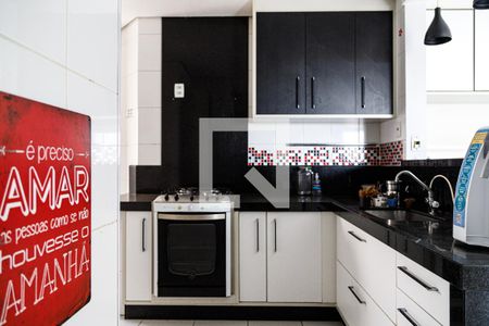 Apartamento para alugar com 260m², 3 quartos e 3 vagas Apartamento para alugar com 260m², 3 quartos e 3 vagasCozinha - Armários