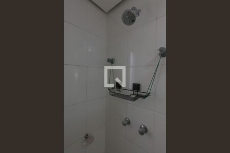 Banheiro de apartamento para alugar com 2 quartos, 51m² em Parque Taboão, Taboão da Serra