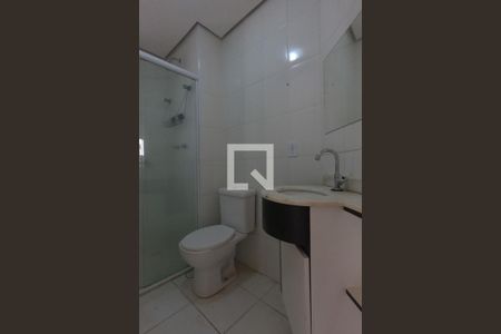 Banheiro de apartamento para alugar com 2 quartos, 51m² em Parque Taboão, Taboão da Serra