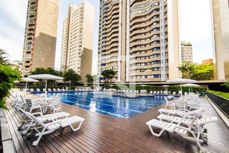 Apartamento para alugar com 160m², 4 quartos e 2 vagasÁrea Comum - Piscina
