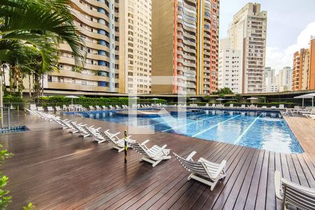 Apartamento para alugar com 160m², 4 quartos e 2 vagasÁrea Comum - Piscina