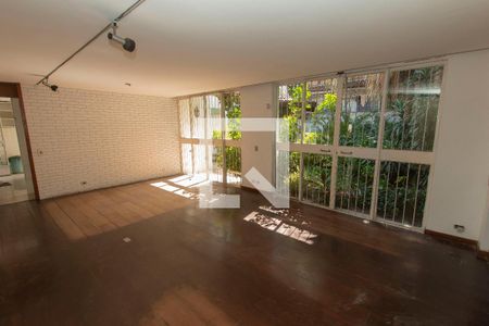 Sala de casa à venda com 4 quartos, 279m² em Três Figueiras, Porto Alegre