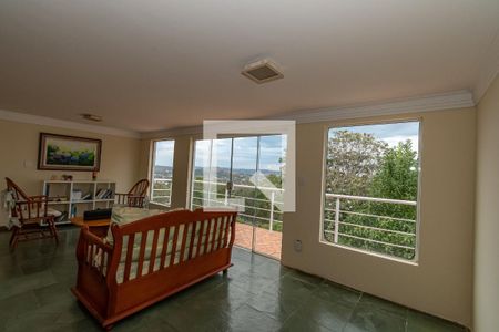 Sala de casa de condomínio para alugar com 4 quartos, 400m² em Loteamento Caminhos de São Conrado (sousas), Campinas