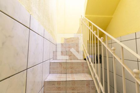 Casa à venda com 128m², 3 quartos e 3 vagas Casa à venda com 128m², 3 quartos e 3 vagasEscada