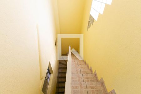 Casa à venda com 128m², 3 quartos e 3 vagas Casa à venda com 128m², 3 quartos e 3 vagasEscada